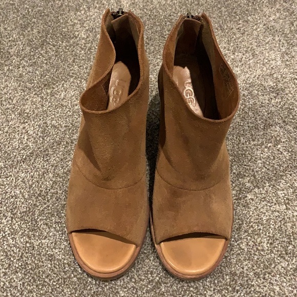 Ugg Ginger Bootie - Picture 3 of 5